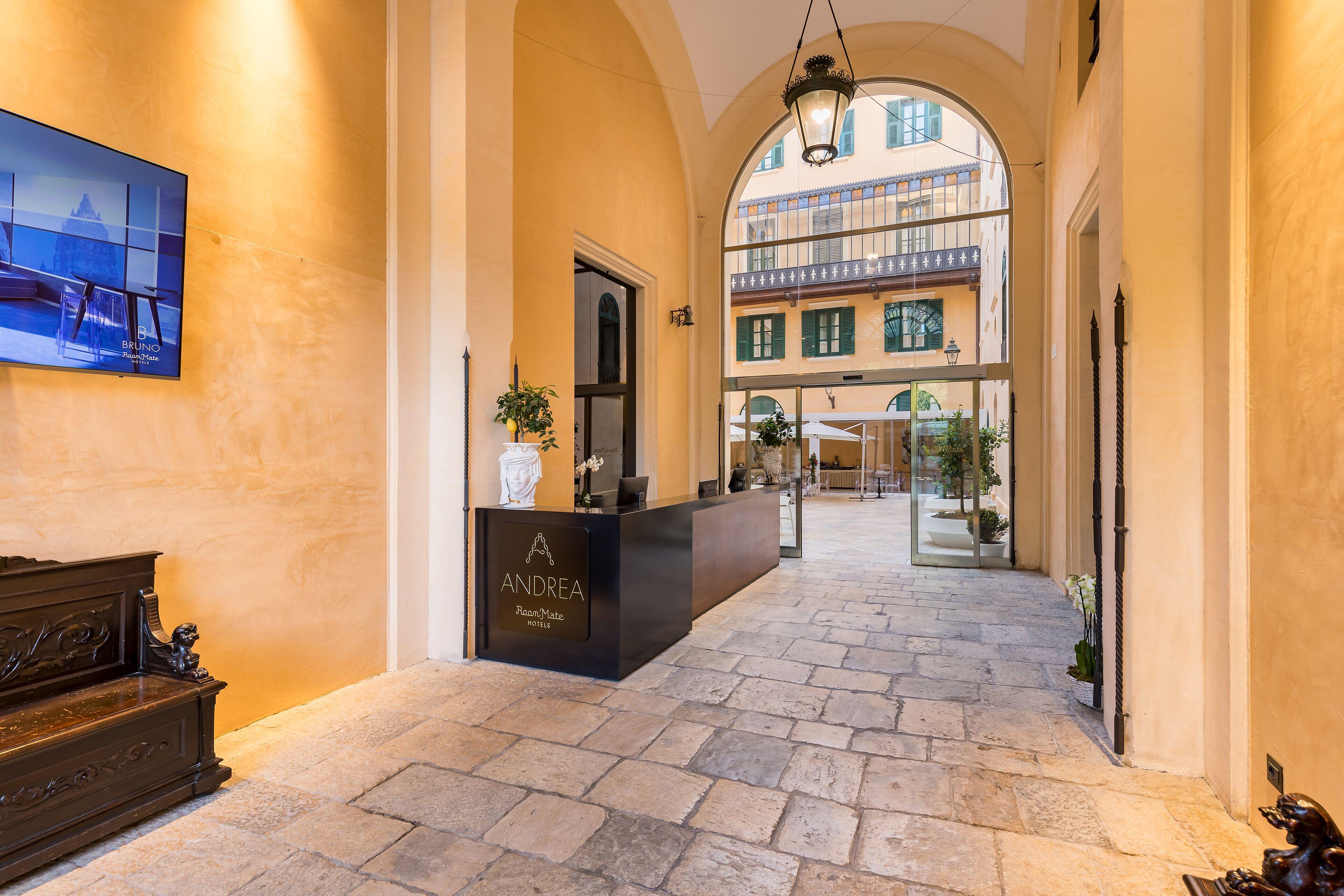 4 Hotel 4 Stelle vicino al Castello Pepoli da Valutare