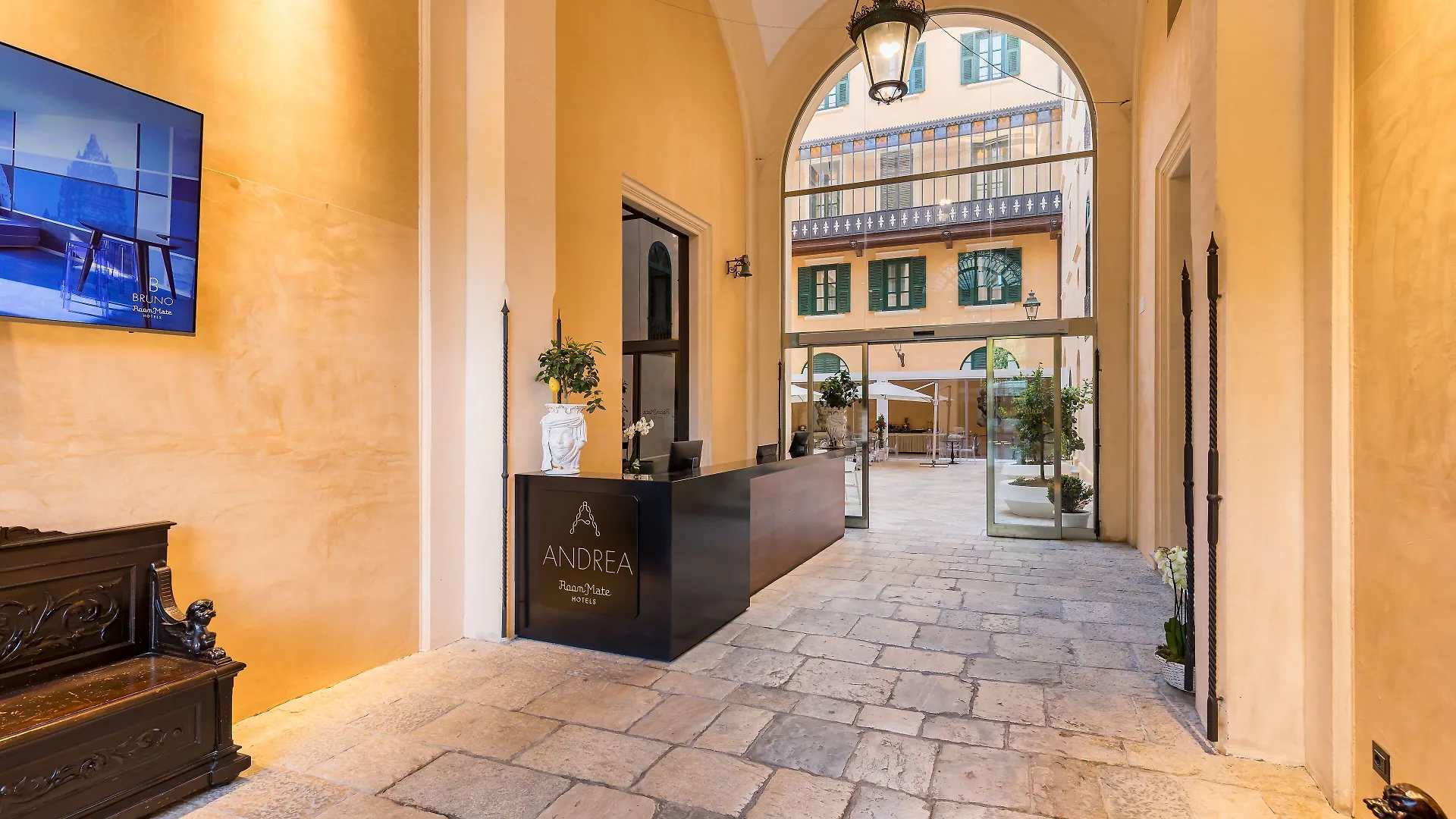 4 Hotel 4 Stelle vicino al Castello Pepoli da Valutare